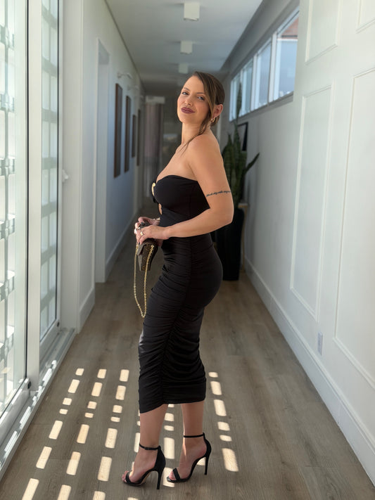 Vestido Midi Tomara que Caia com Drapeado e Detalhe Dourado