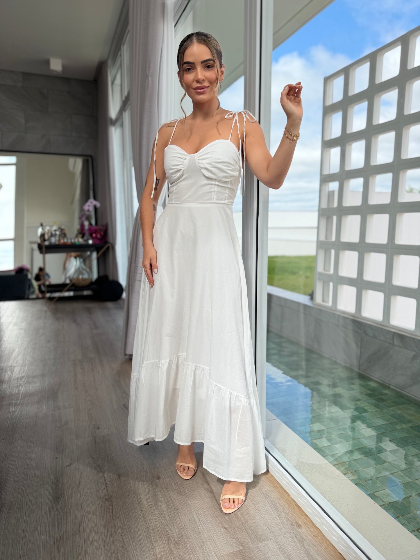 Vestido Midi com Alças Amarração e Decote Franzido