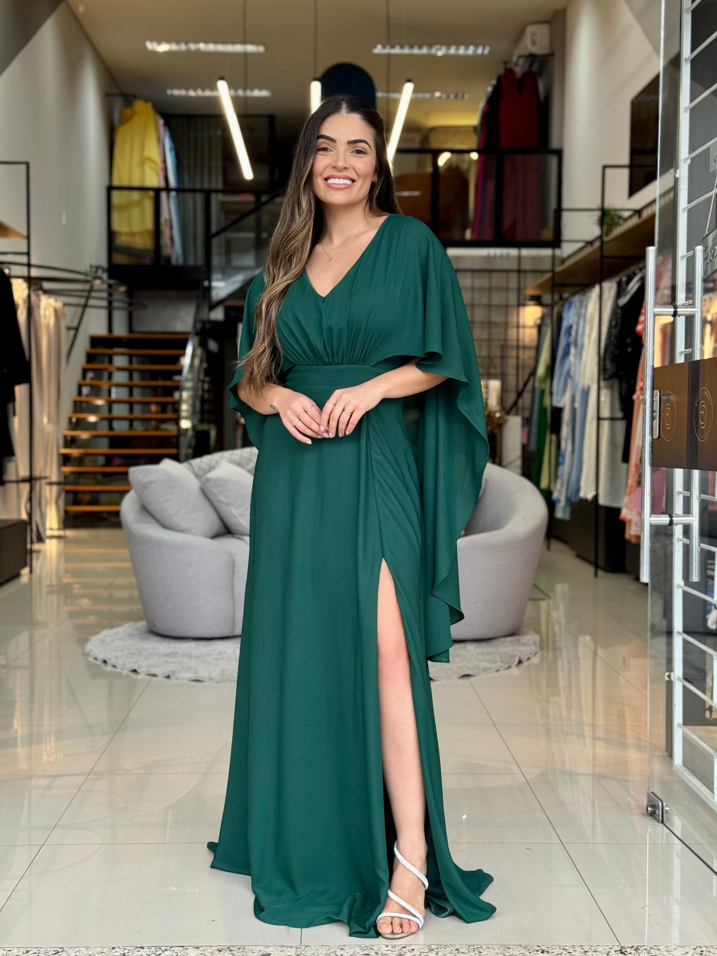 Vestido Longo com Fenda detalhe Manga