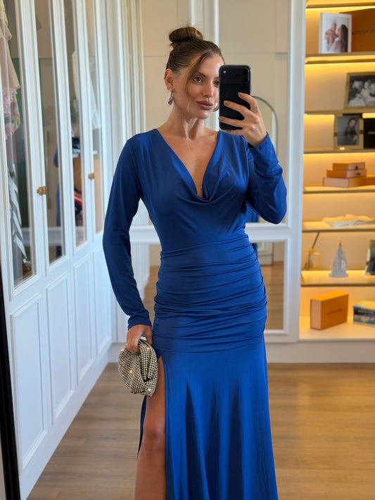 Vestido Longo com Decote Drapeado e Fenda
