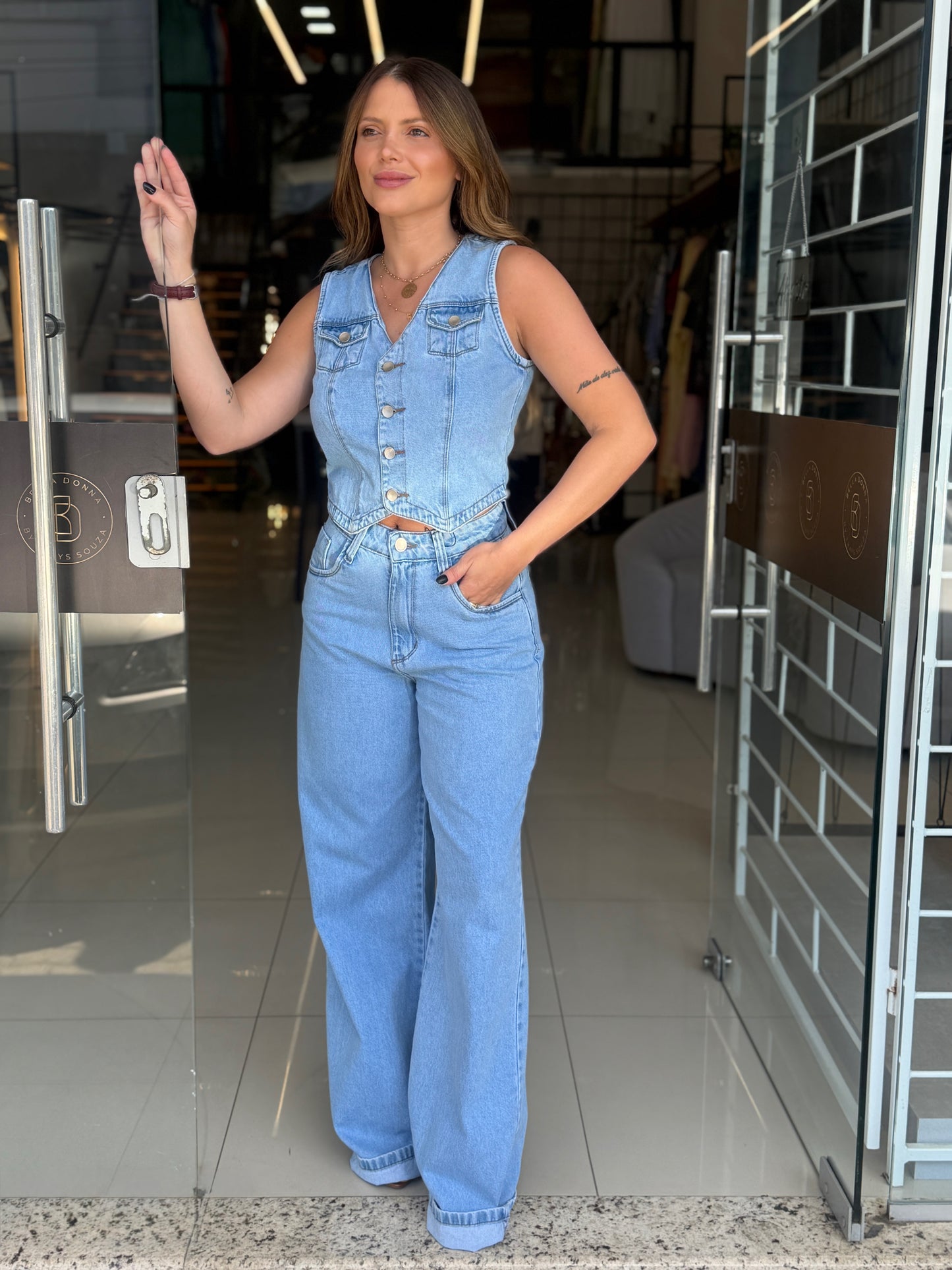 Conjunto Jeans Colete e Calça Wide Leg
