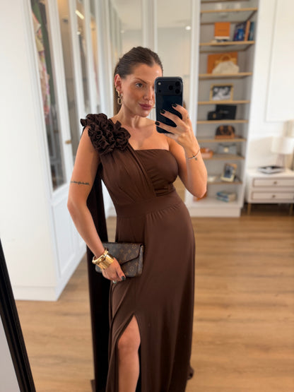Vestido Karina Um Ombro Só Detalhe Flor e Fenda