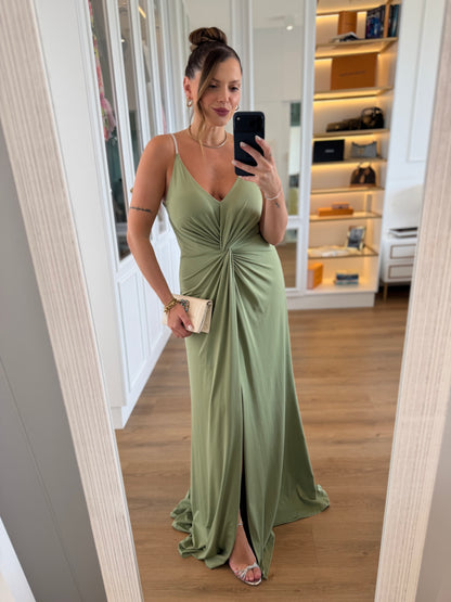 Vestido com Drapeado Central e Fenda
