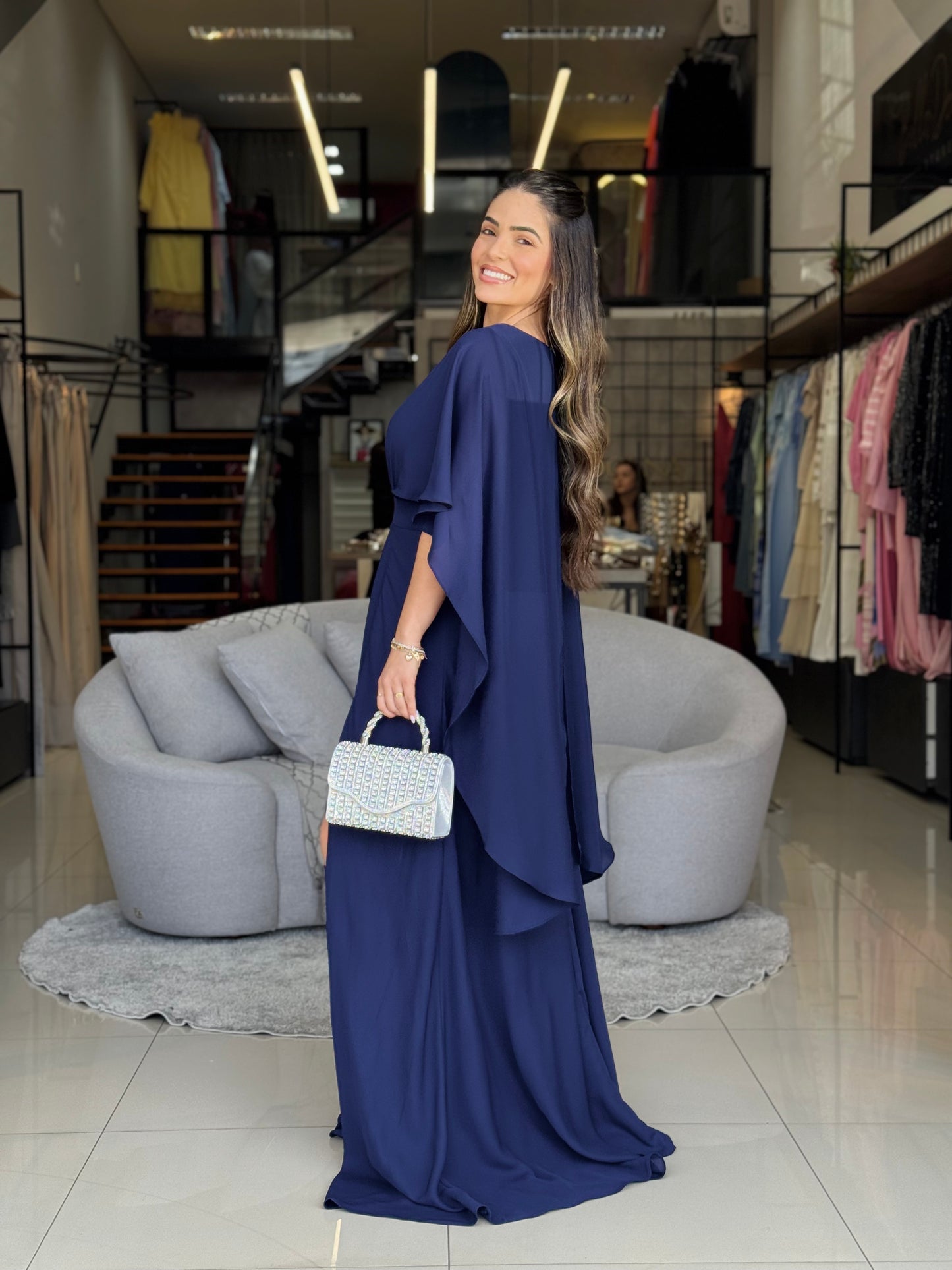 Vestido Longo com Fenda detalhe Manga