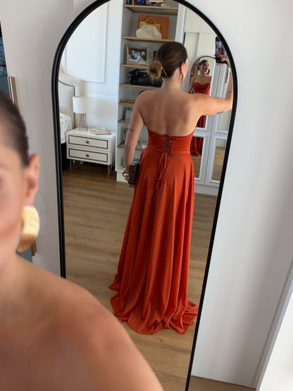 Vestido Tomara que Caia com Brilho e Corset Estruturado
