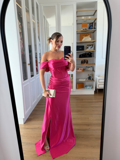 Vestido Longo Ombro a Ombro com Corselet e Fenda