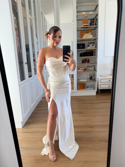 Vestido Off White Tomara que Caia com Corset e Fenda