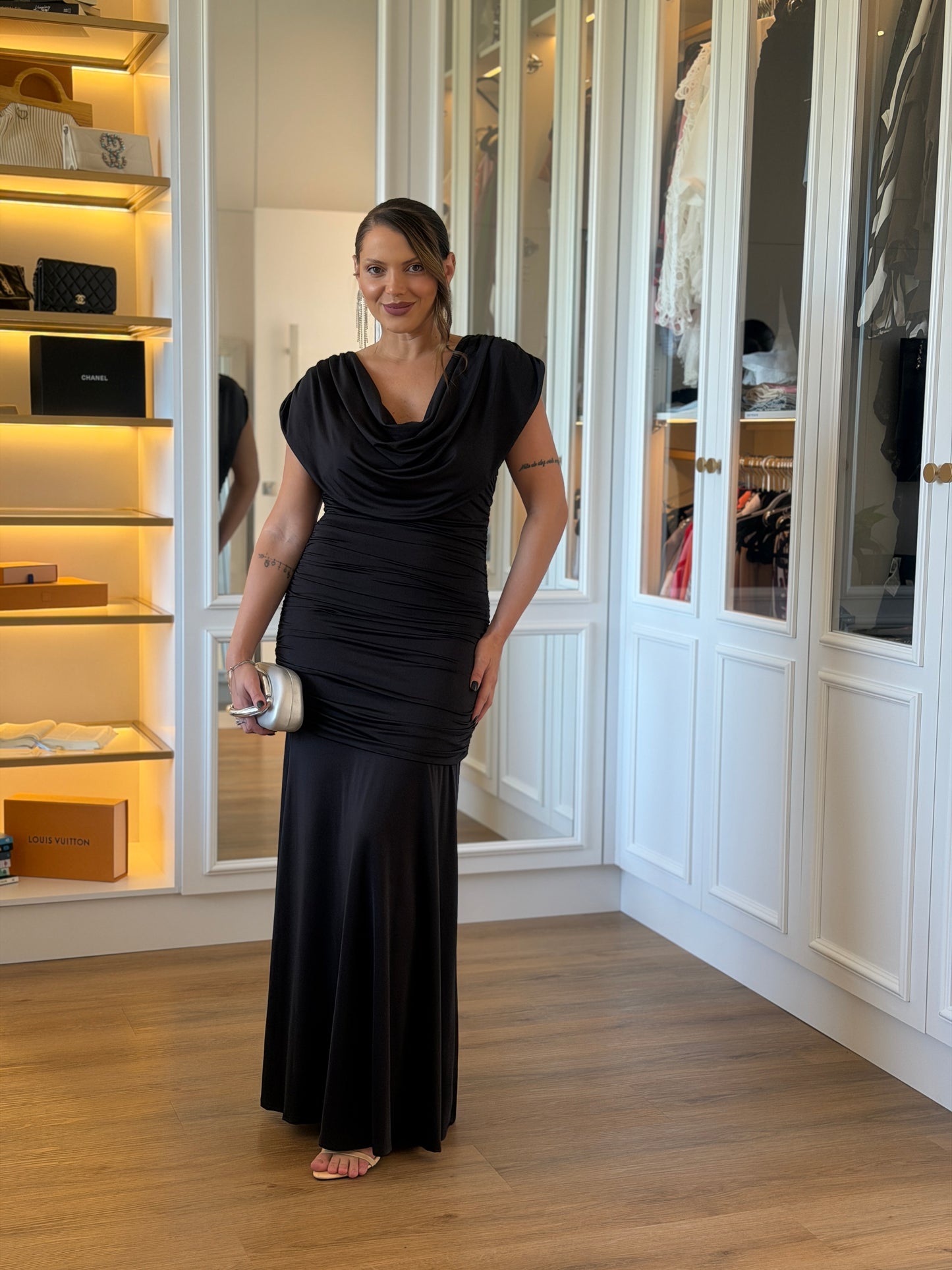 Vestido Longo Drapeado com Decote Degagê