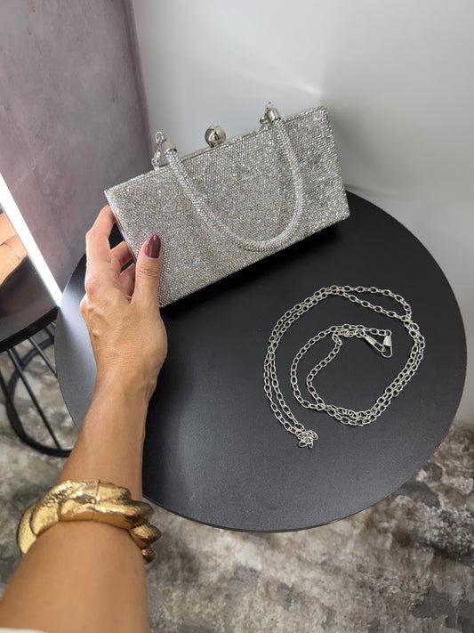 Bolsa Clutch Prata com Strass e Alça de Mão Elegante
