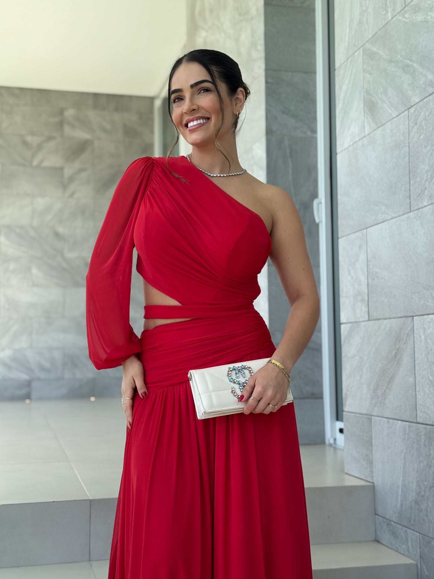 Vestido em tule recorte na lateral