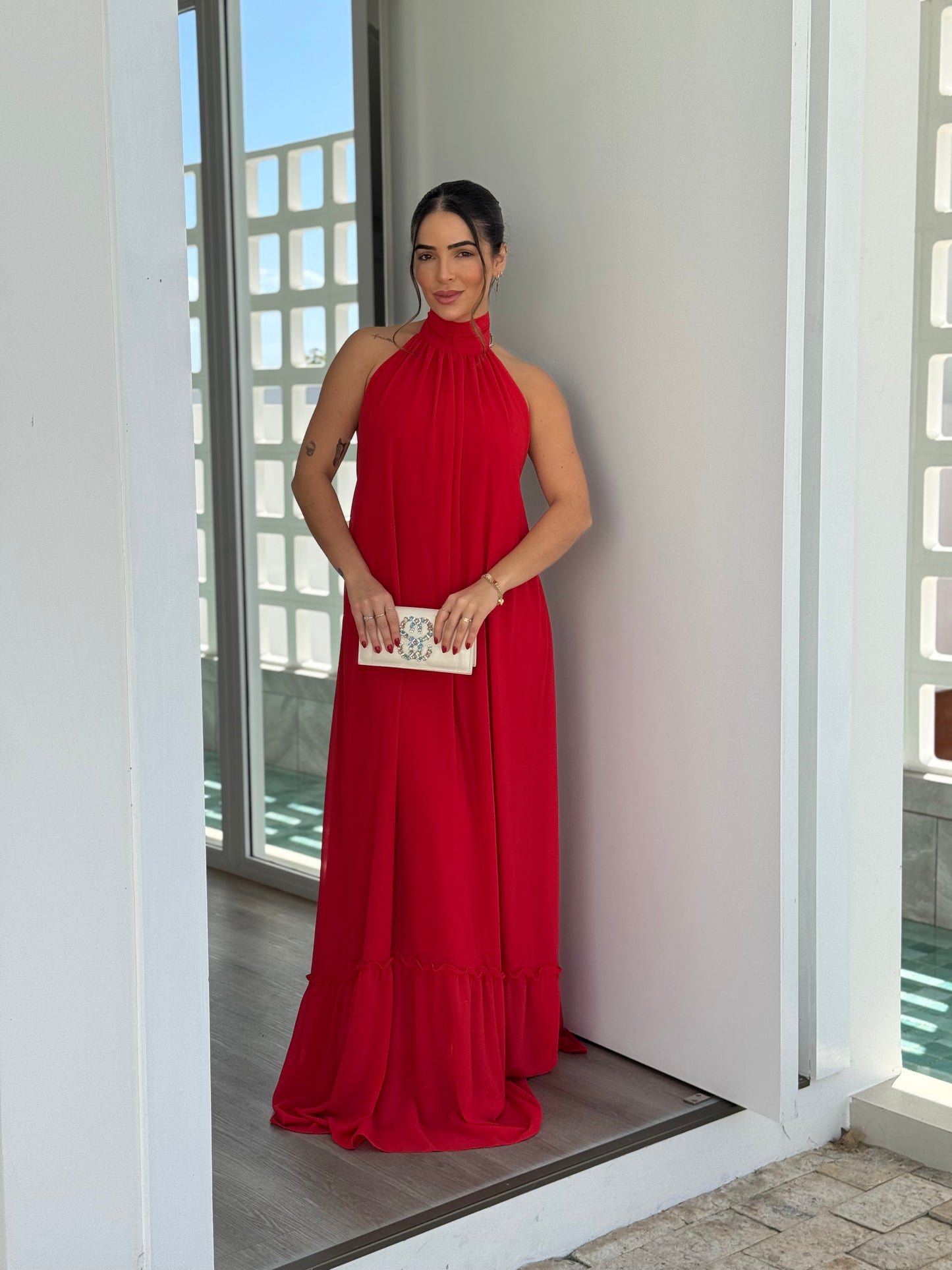 Vestido Gola Alta e Detalhe Gola