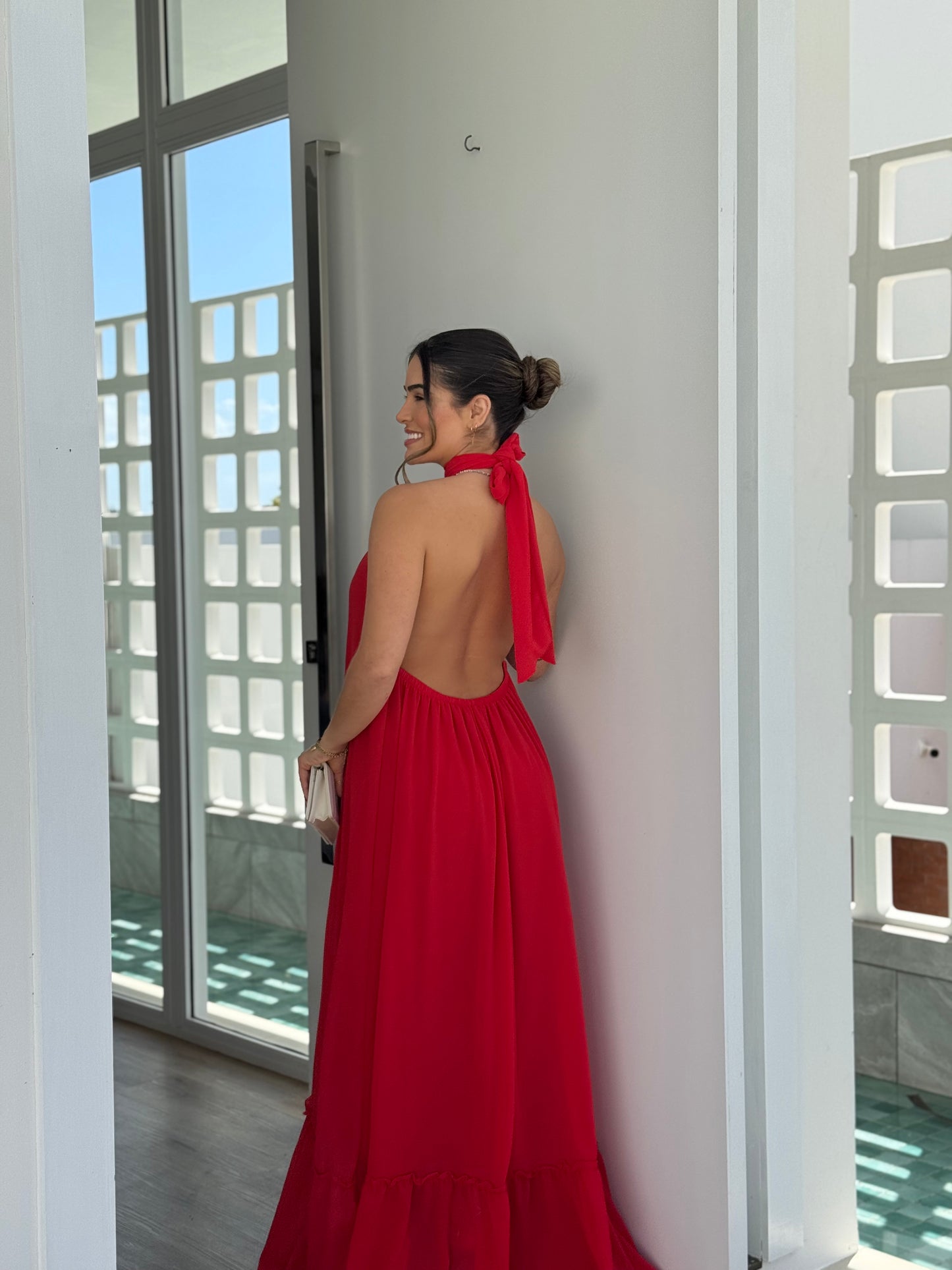 Vestido Gola Alta e Detalhe Gola