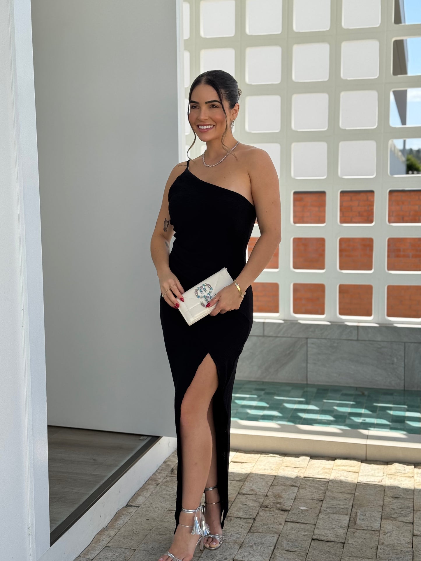 Vestido Midi com Fenda Um Ombro