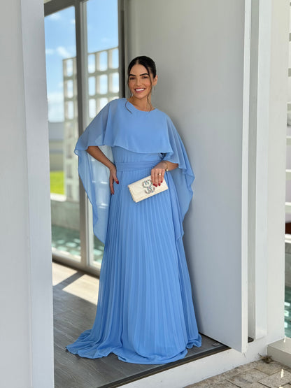 Vestido Longo com capa e Saia Plissada