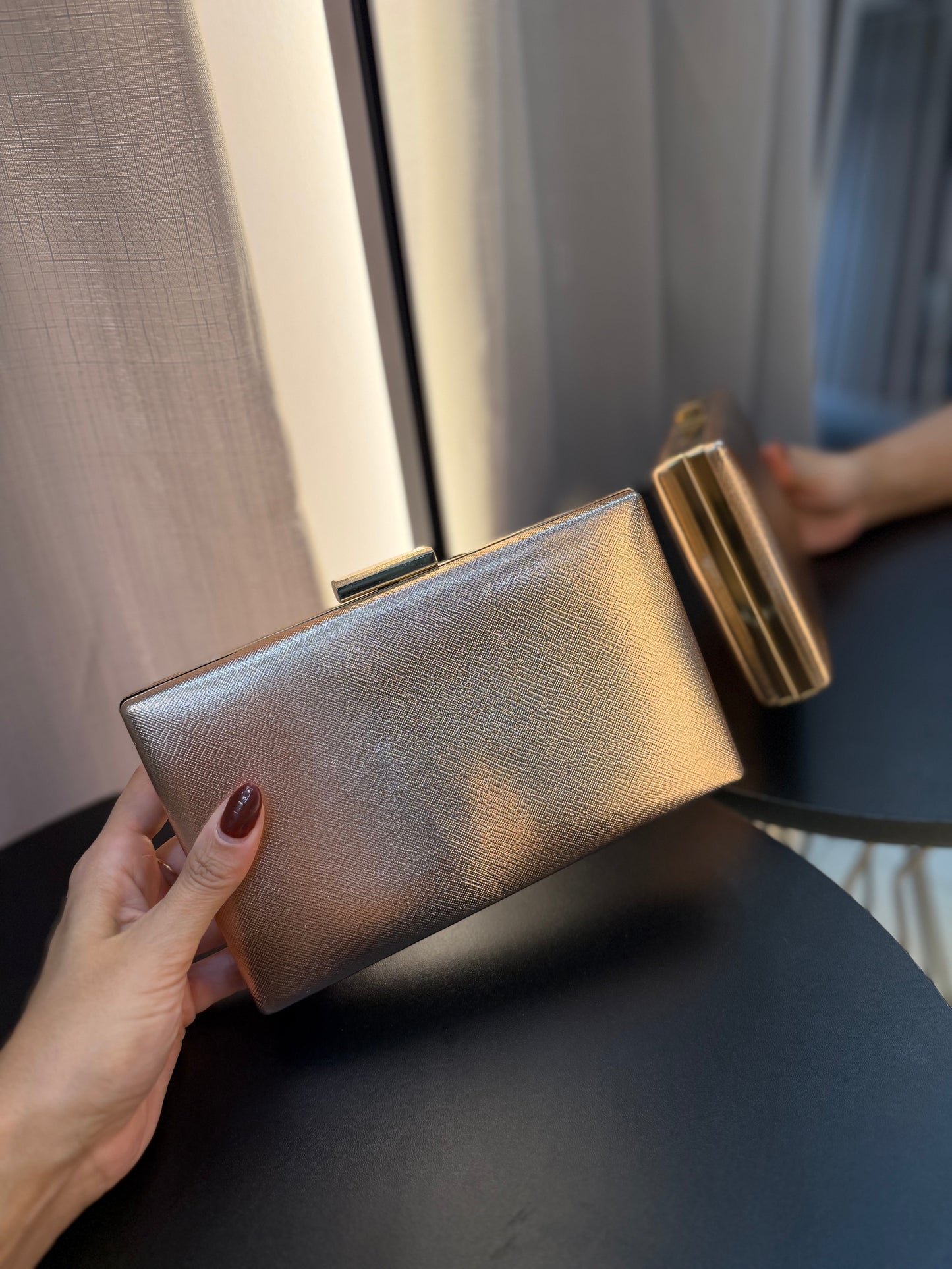 Cluth Retangular Bronze