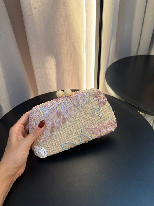 Cluth Bordada com Paetês