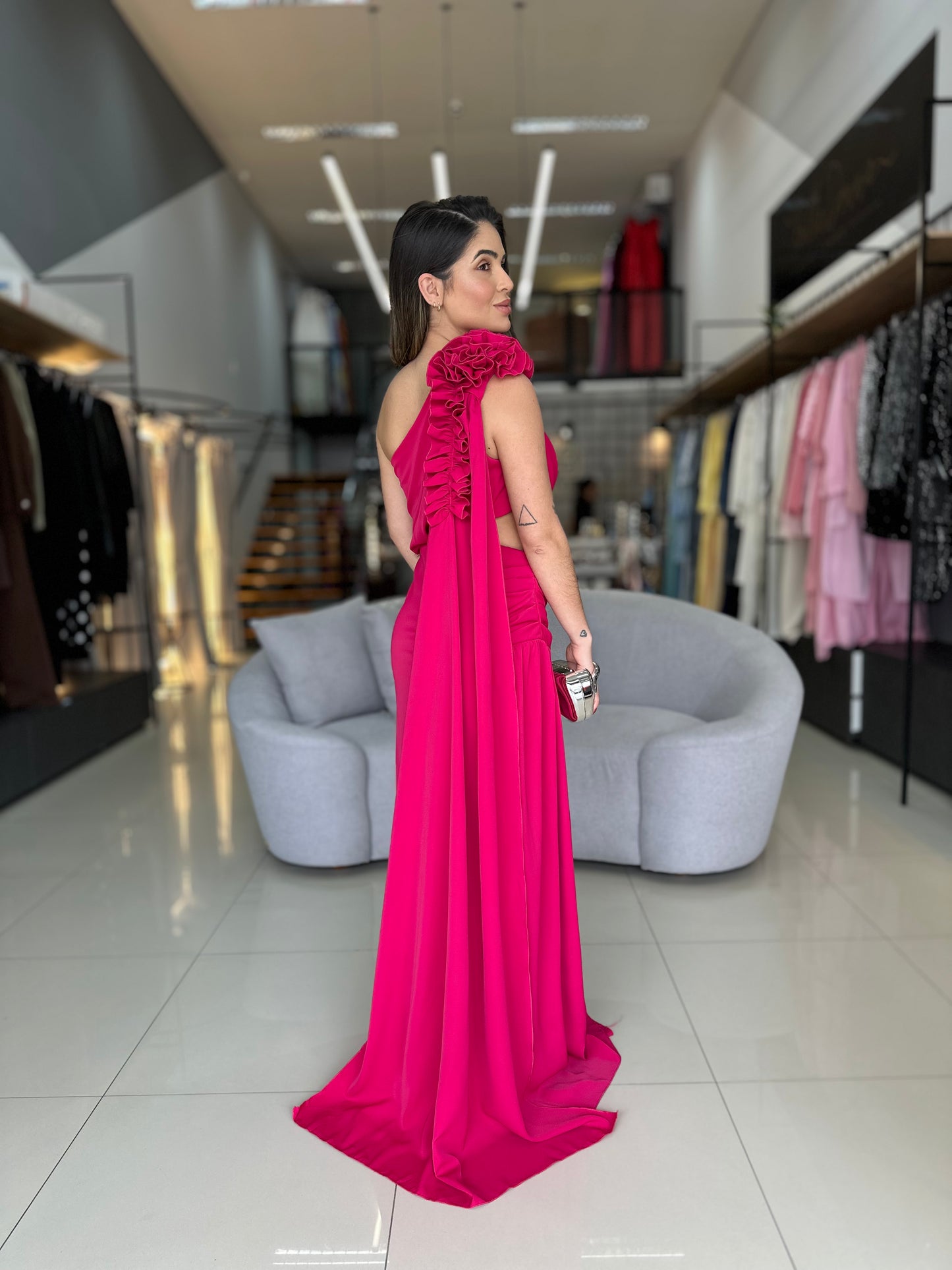 Vestido com Capa e Fenda