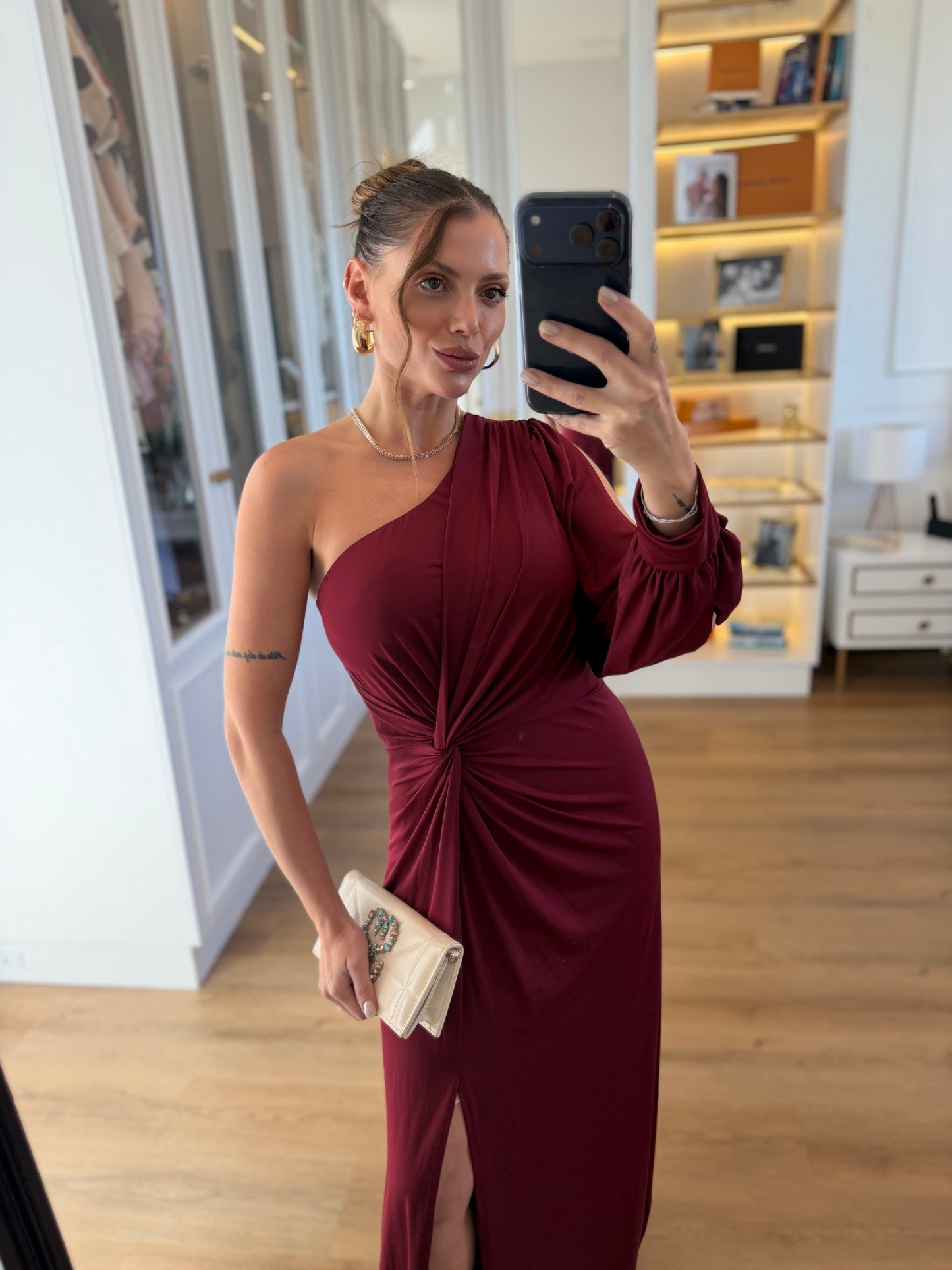 Vestido Karina Um Ombro Só com Manga longa