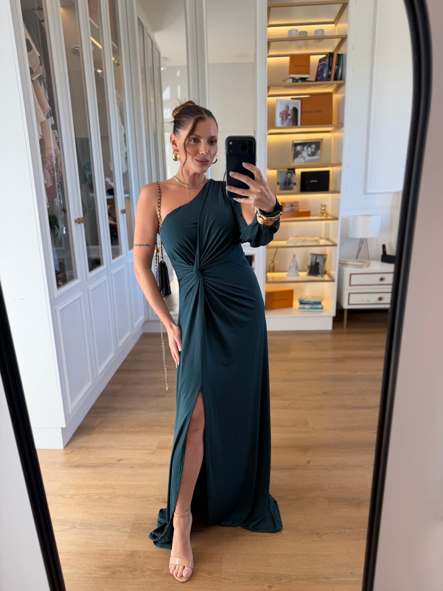 Vestido Karina Um Ombro Só com Manga longa