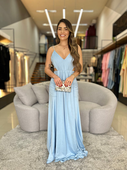 Vestido com Recortes Laterais e Fenda Frontal