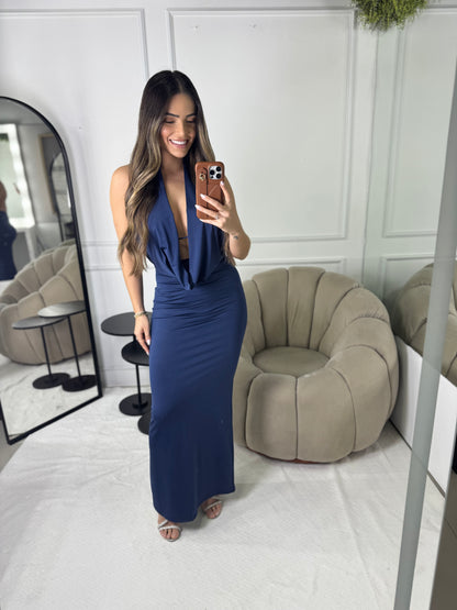 Vestido Frente Única com Decote Profundo