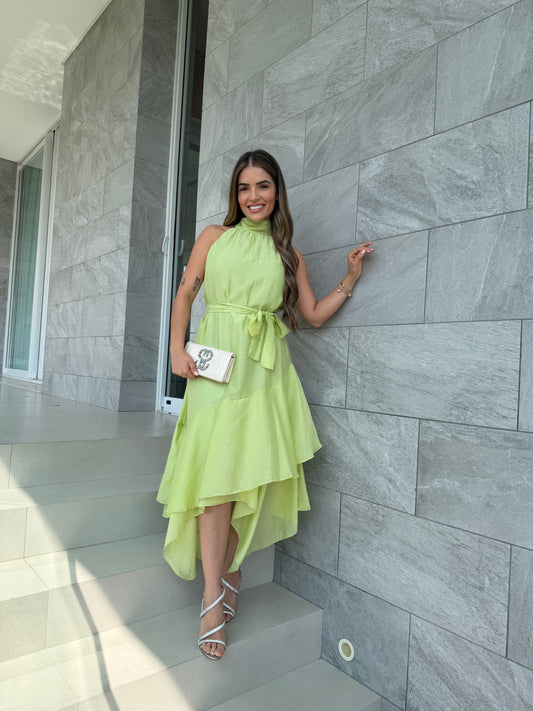 Vestido Midi Gola Alta e Recortes