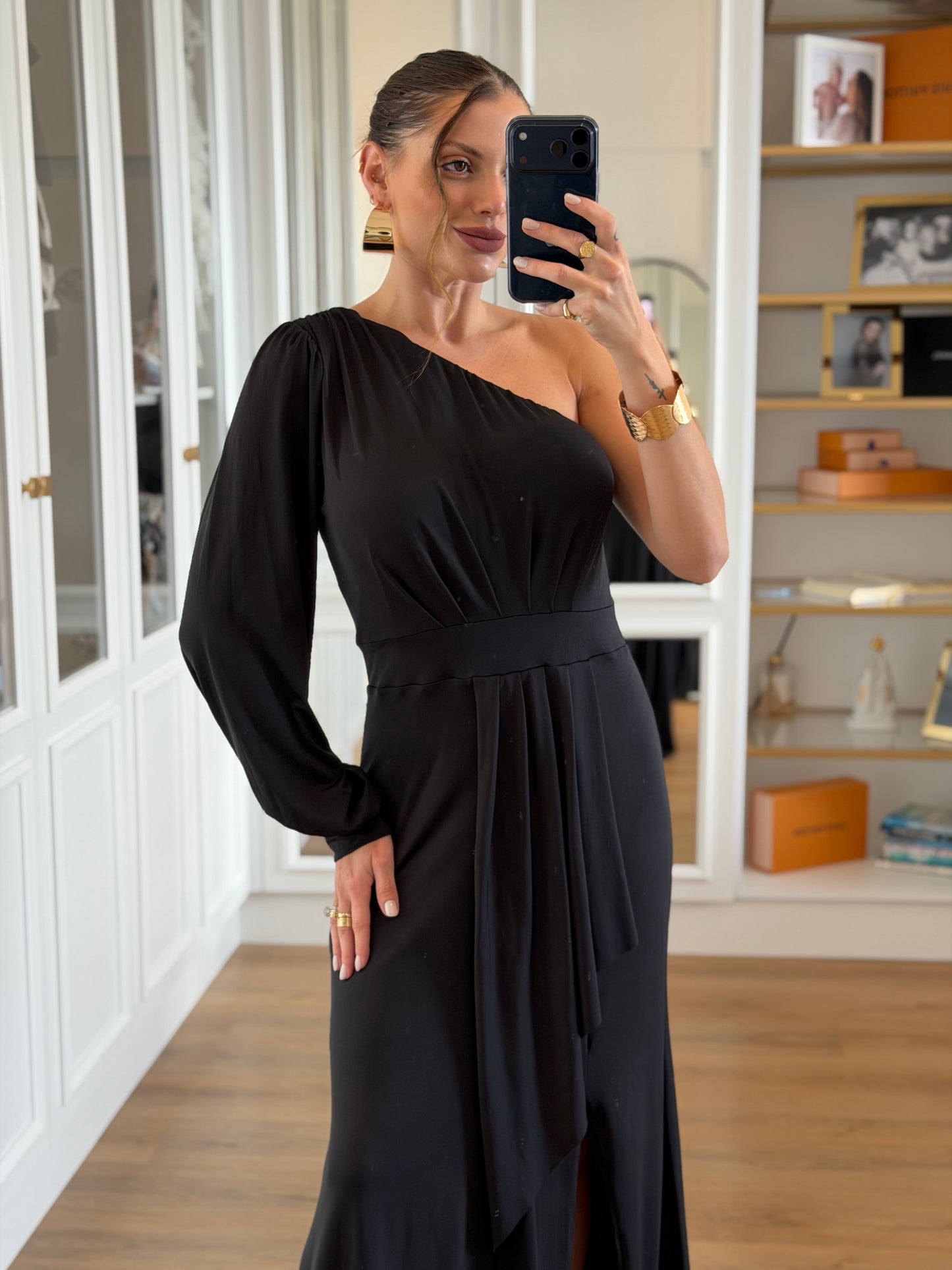 Vestido New Karina Um Ombro Só com Calda