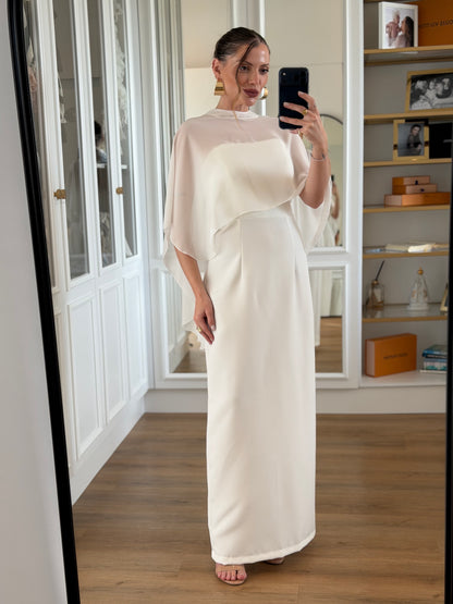 Vestido Longo Off White com Capa