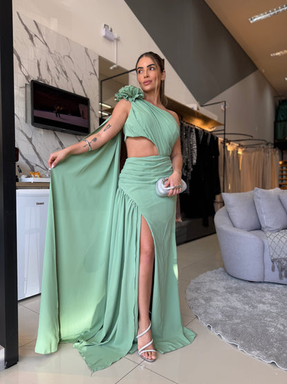 Vestido com Capa e Fenda