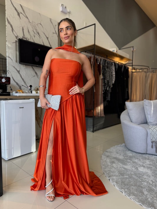 Vestido Longo Statement com Capa e Fenda