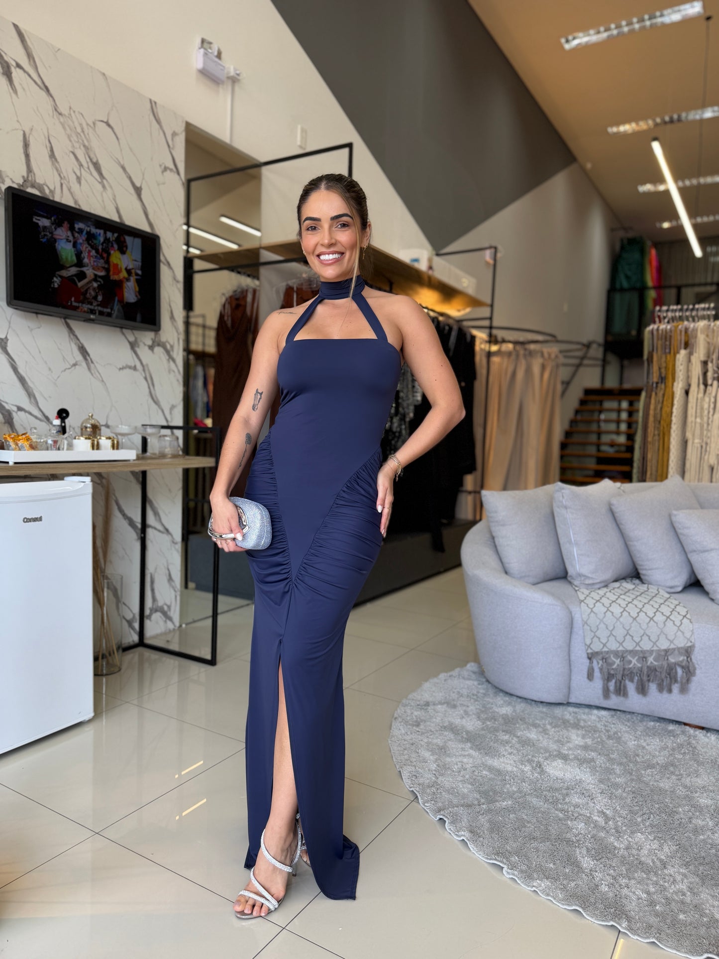 Vestido Longo Halter com Drapeado e Fenda