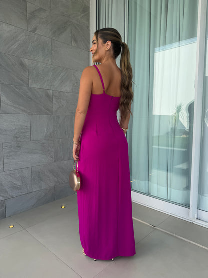 Vestido com Alças Finas Drapeado e Fenda Lateral