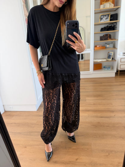 Calça Aladim de Renda Preta com Transparência