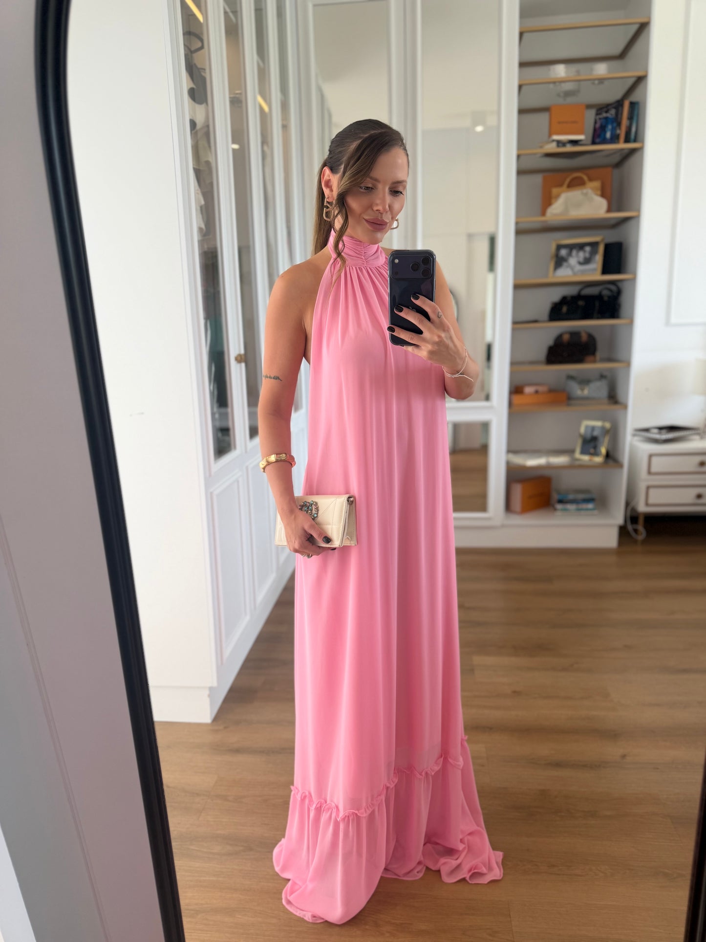 Vestido Gola Alta e Detalhe Gola