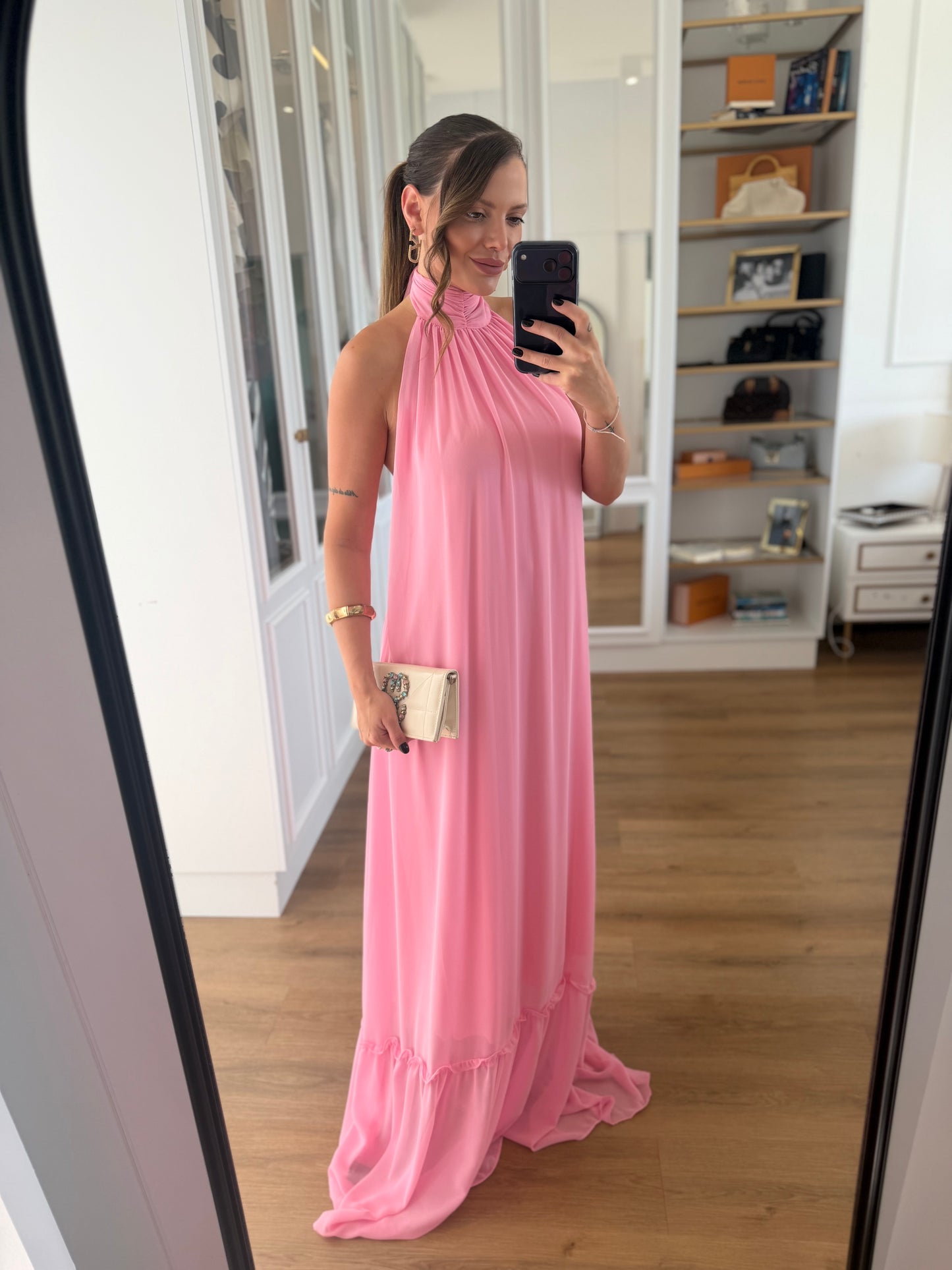 Vestido Gola Alta e Detalhe Gola