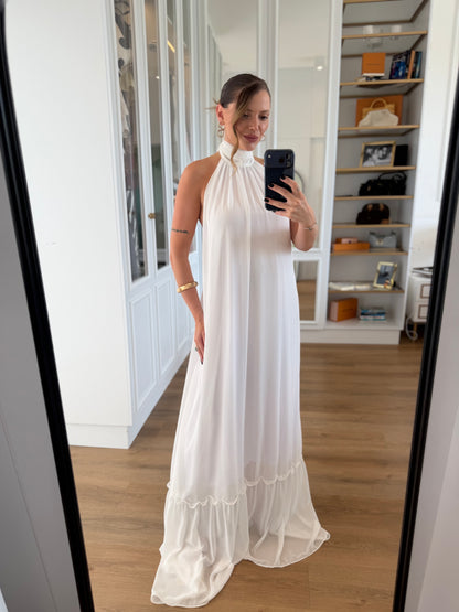 Vestido Gola Alta e Detalhe Gola