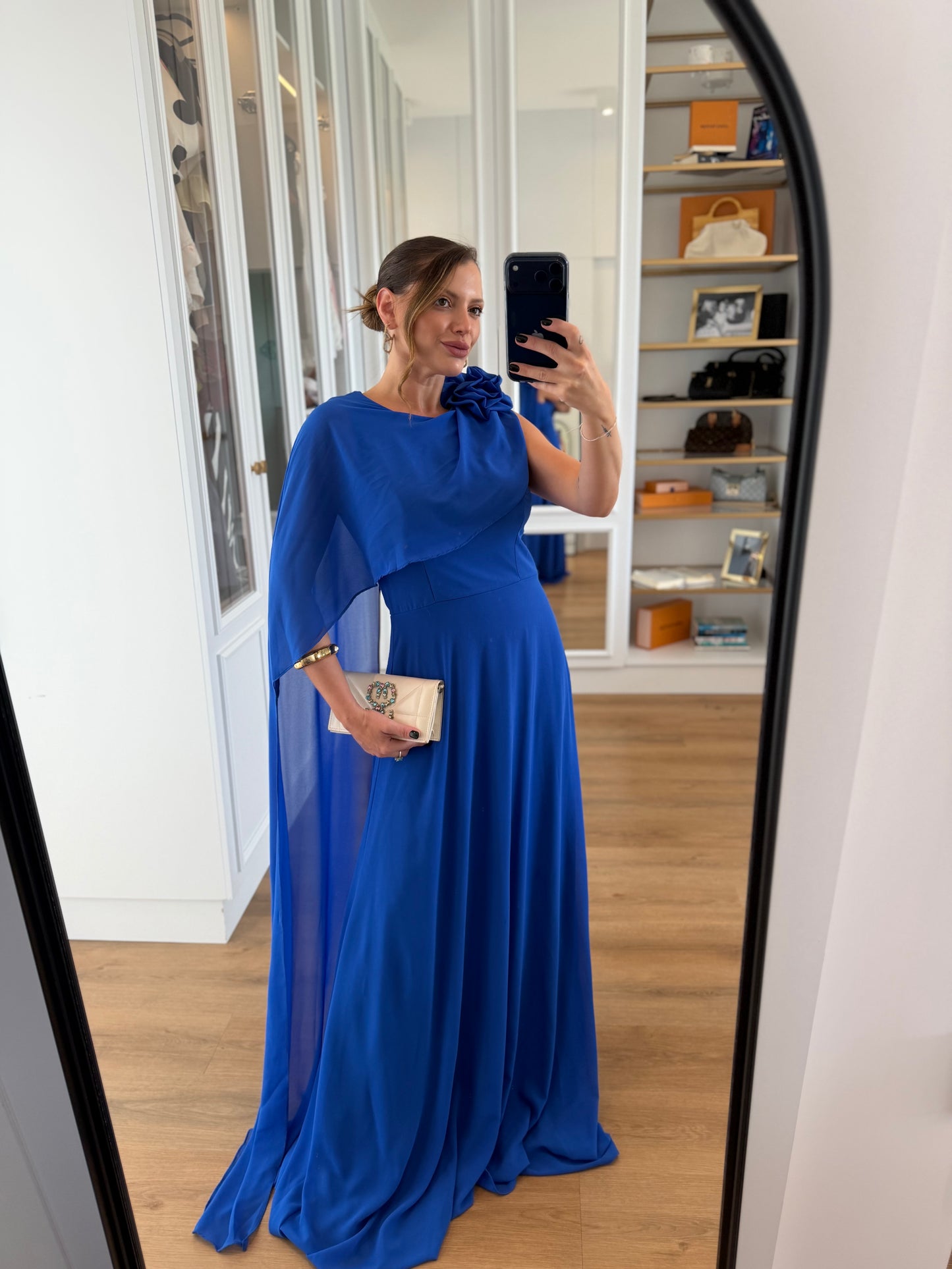 Vestido Flor detalhe ombro