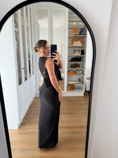 Vestido Longo com Decote Profundo Drapeado e Modelagem Ajustada