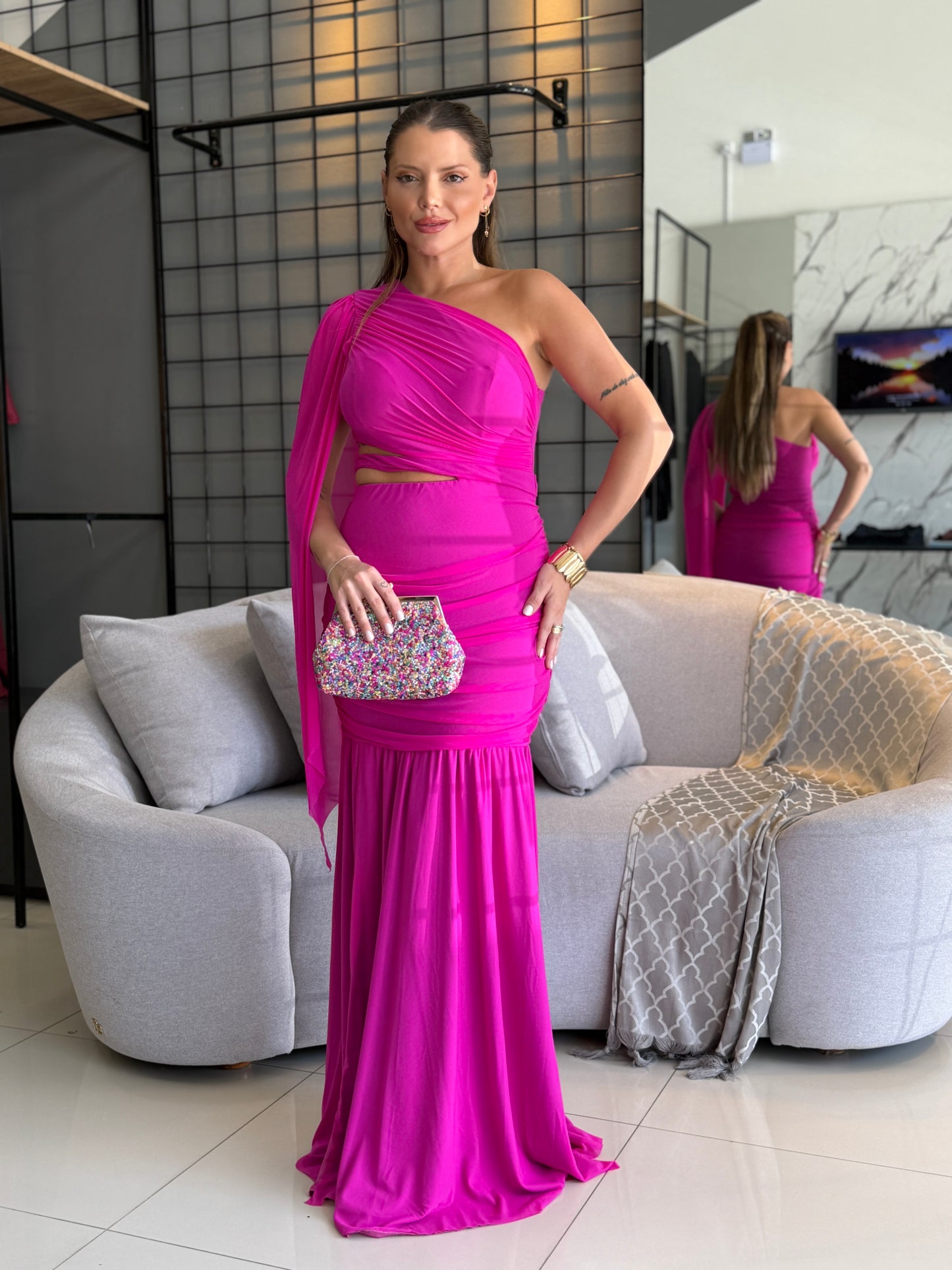 Vestido Longo com Drapeado e Recorte na Cintura