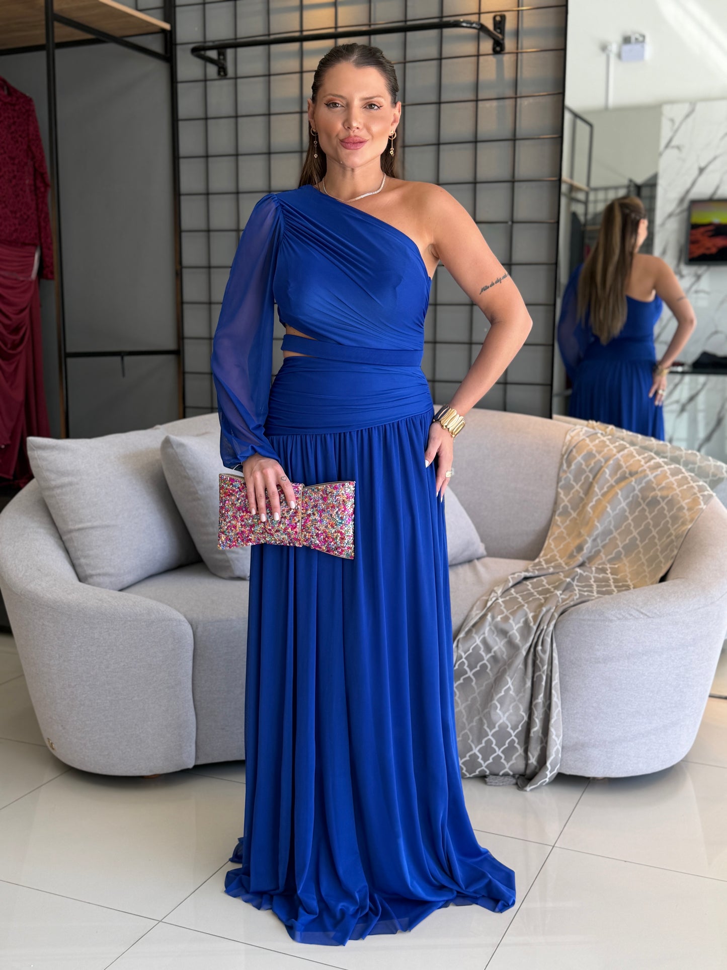 Vestido em tule recorte na lateral