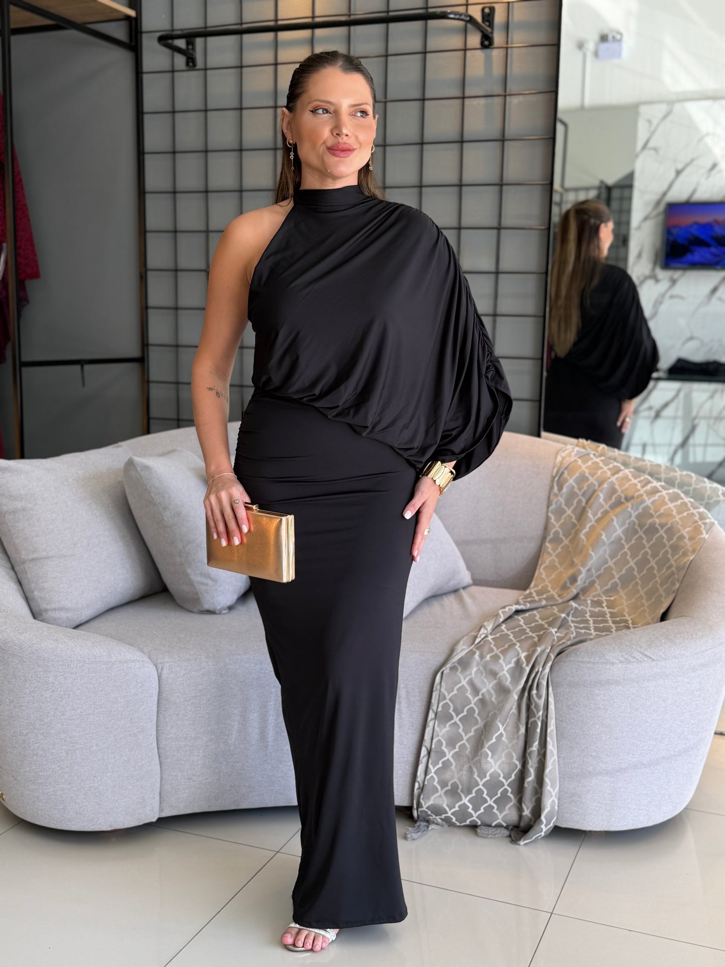 Vestido Longo Vivi Drapeado de Um Ombro Só