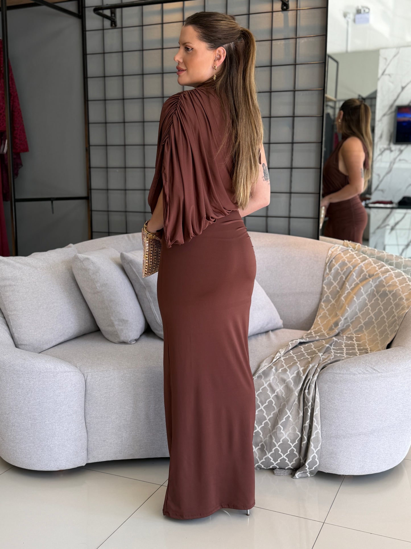 Vestido Longo Vivi Drapeado de Um Ombro Só