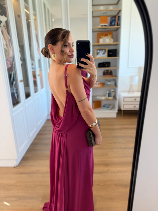 Vestido Longo Decote nas Costas com Alças Finas e Capa Fluida