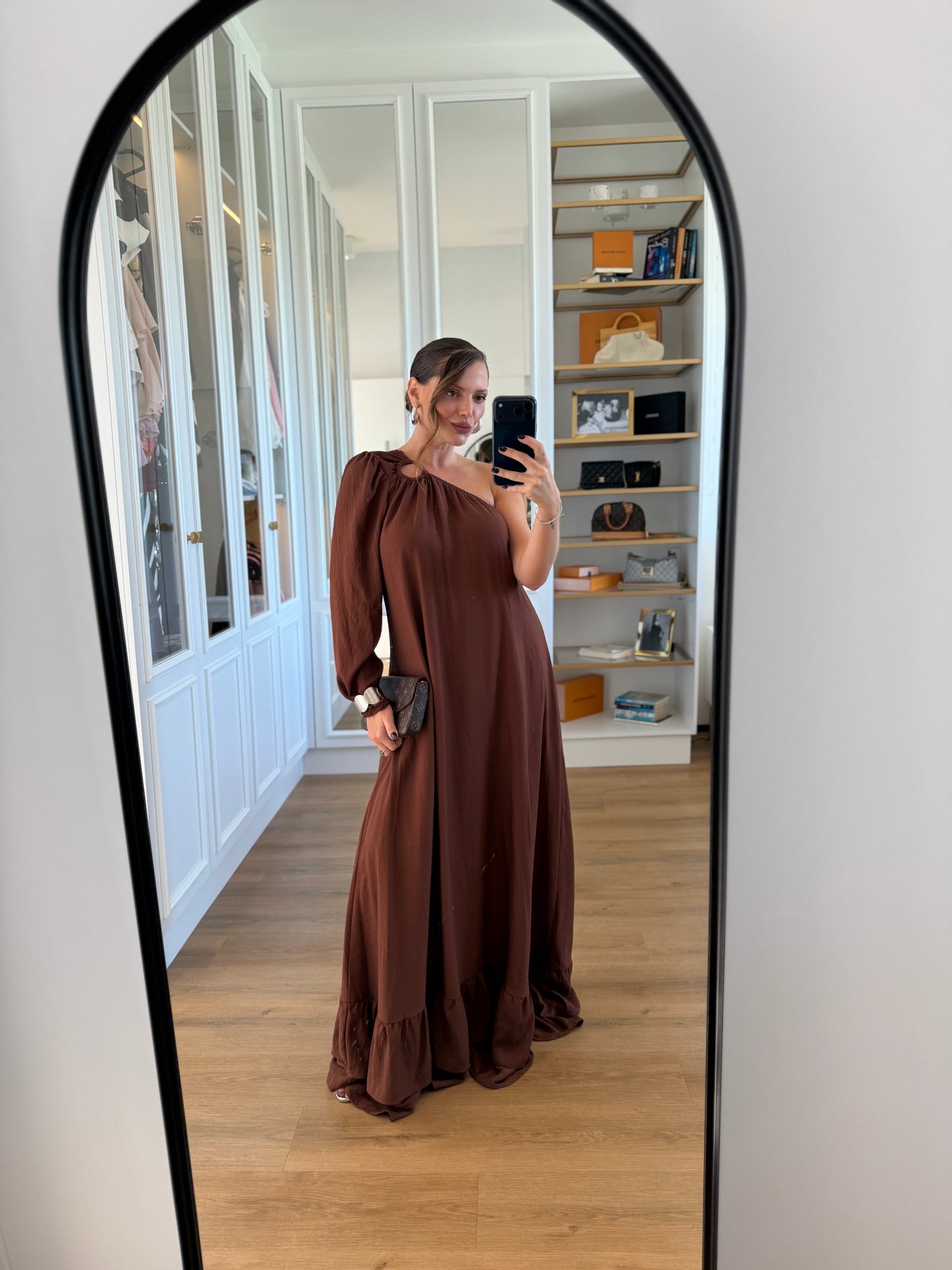 Vestido Sofia Argola Um Ombro Só com Manga Bufante