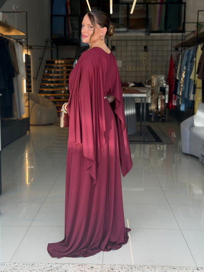 Vestido Longo Elegante com Manga Fluida e Fenda Frontal