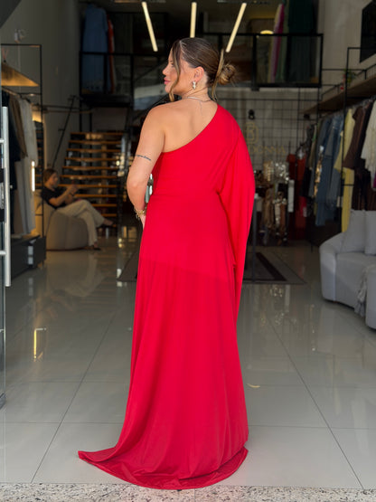 Vestido Longo Um Ombro com Manga e Fenda