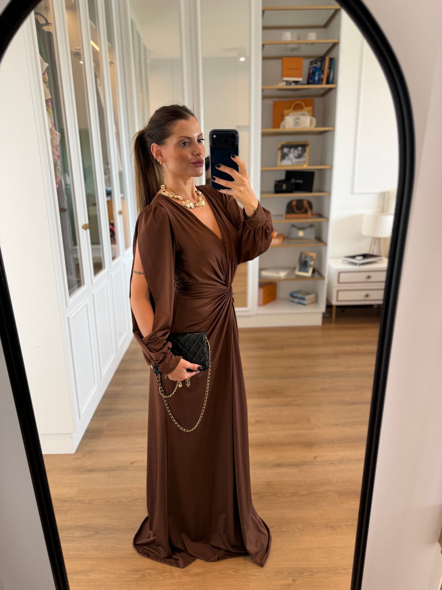 Vestido Karina com Drapeado Frontal Manga Longa