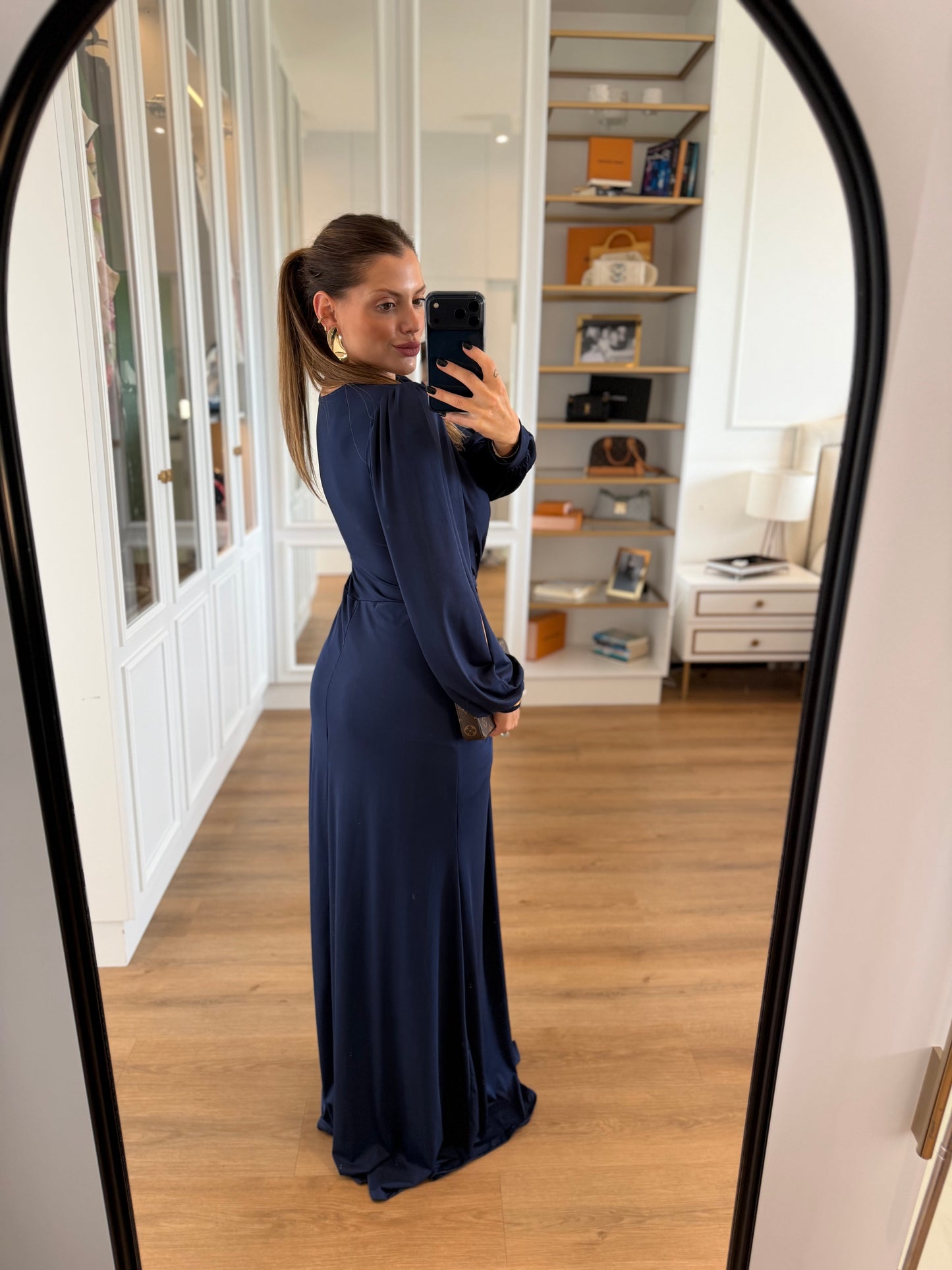 Vestido Karina com Drapeado Frontal Manga Longa