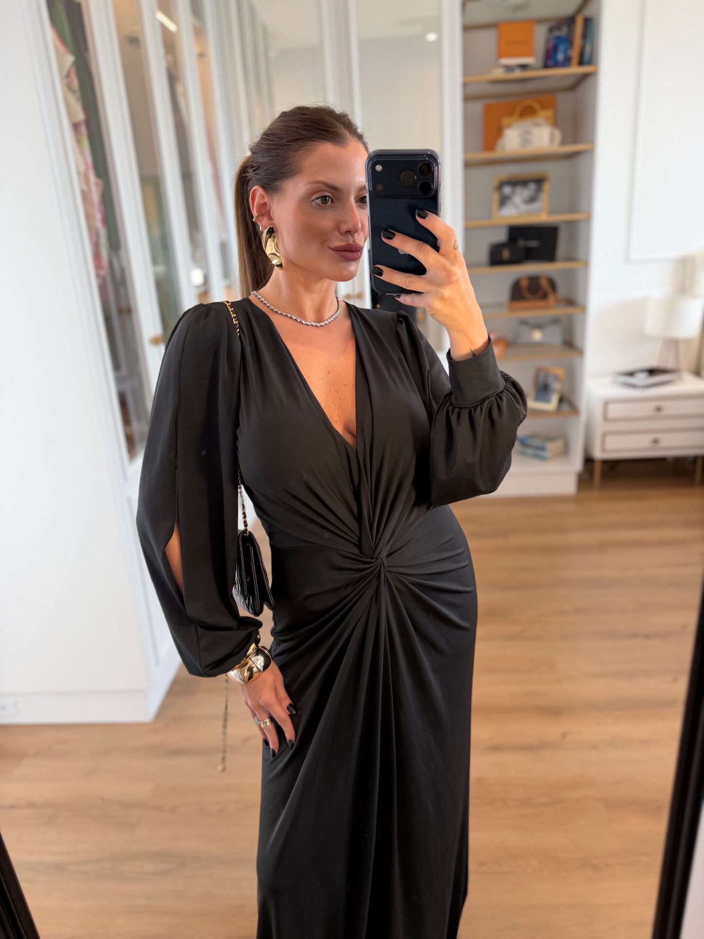 Vestido Karina com Drapeado Frontal Manga Longa