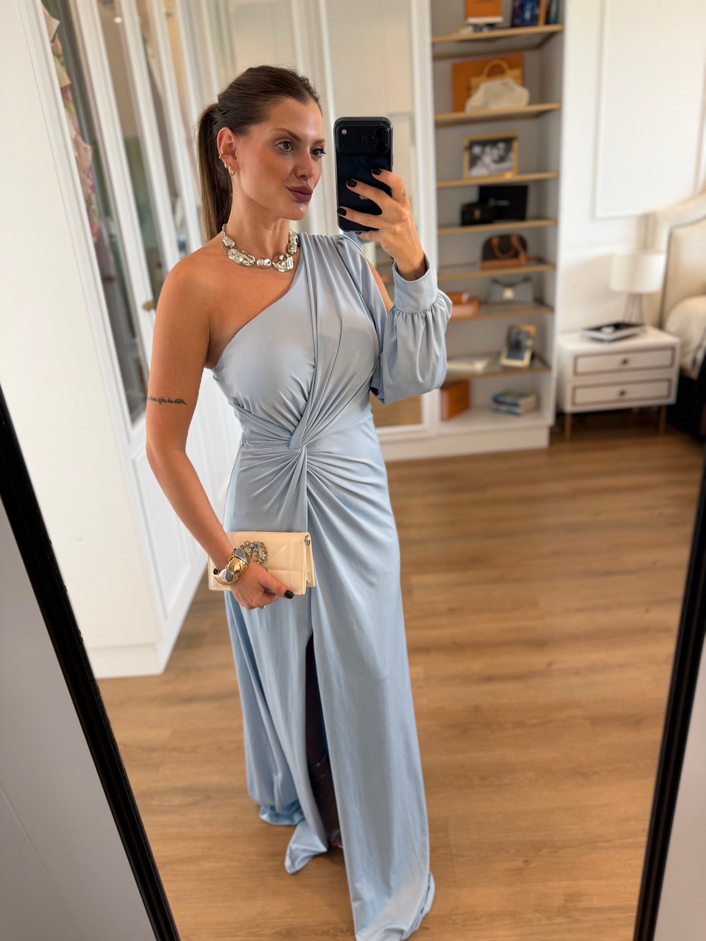 Vestido Karina Um Ombro Só com Manga longa